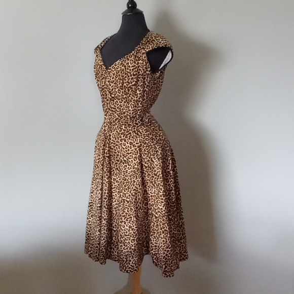 For the Vixen !Pinup Couture leopard print Heidi dress size small - Picture 2 of 6